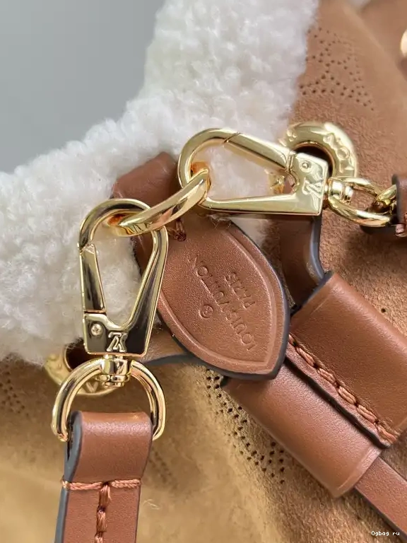 BELLA LOUIS VUITTON 0427
